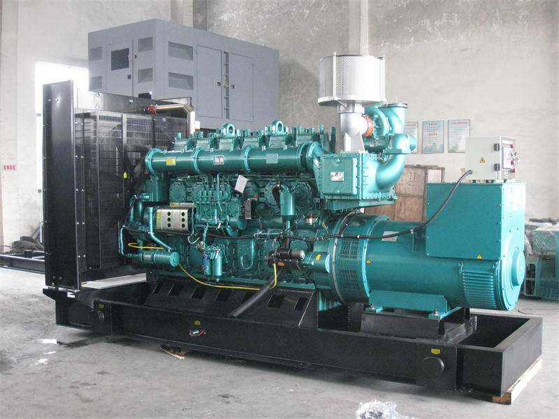 美兰200KW 柴油发电机的油耗是多少？